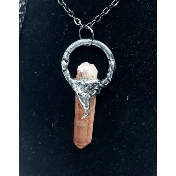 Red quartz crystal necklace - Picture 8 of 9